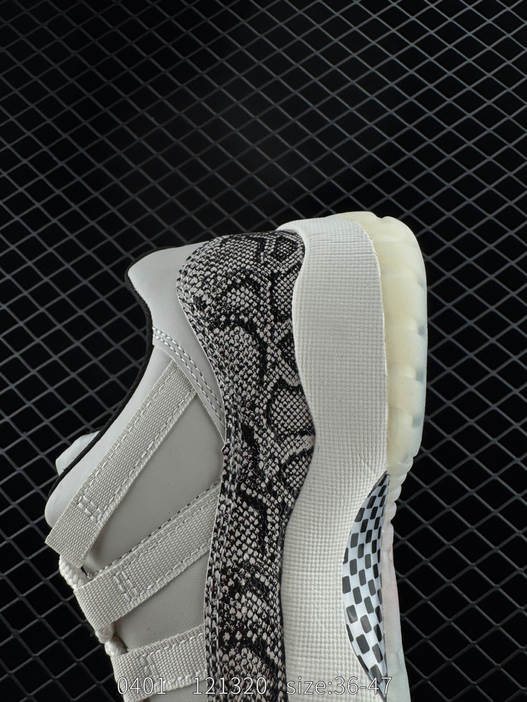 Air Jordan 11 Retro GS “Gamma Blue”